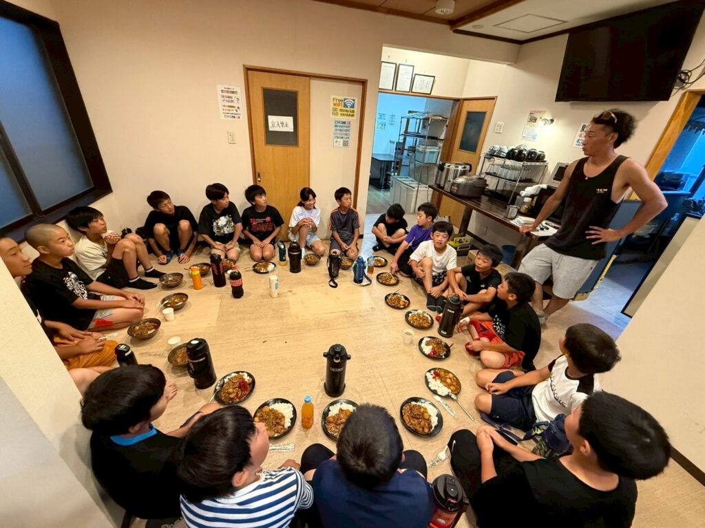 合宿で夕ご飯 千葉県市原市 少年野球チーム 三和クラブ活動記録
